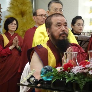恆性嘉措仁波且表達獲頒世襲爵位的感言:感恩恩師H.H.第三世多杰羌佛的教導,未來將會繼續秉承恩師的教誨,將佛法事業弘揚光大,隨即陞座帶領恭誦《文殊師利所說摩訶般若波羅蜜經》 恆性嘉措仁波且表達獲頒世襲爵位的感言:感恩恩師H.H.第三世多杰羌佛的教導,未來將會繼續秉承恩師的教誨,將佛法事業弘揚光大,隨即陞座帶領恭誦《文殊師利所說摩訶般若波羅蜜經》