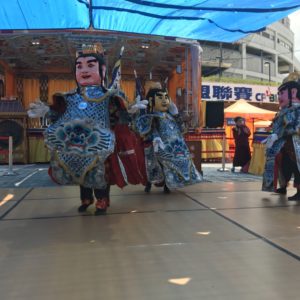 6/28 是尊貴的 南無第三世多杰羌佛誕辰,為慶祝佛誕,世界佛教正心會特在行動佛殿前廣邀各地表演團體,以太鼓、扇子舞、孔雀舞、千手觀音、舞龍舞獅等節目為佛陀祝壽 6/28 是尊貴的 南無第三世多杰羌佛誕辰,為慶祝佛誕,世界佛教正心會特在行動佛殿前廣邀各地表演團體,以太鼓、扇子舞、孔雀舞、千手觀音、舞龍舞獅等節目為佛陀祝壽
