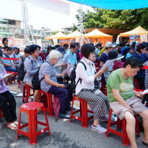 行動佛殿是以17噸大貨車改造而成，展開貨櫃後變成大雄寶殿，上供有三寶佛，並供有  南無第三世多杰羌佛返老回春法照，海公聖尊圓寂時殊勝法照等，歡迎大眾跟著行動佛殿的腳步，一同禮拜祈福，修學如來正法。