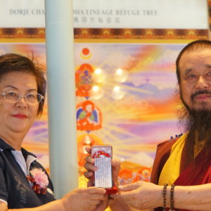 世界佛教正心會指導上師恆性嘉措仁波且與到場貴賓合影 世界佛教正心會指導上師恆性嘉措仁波且與到場貴賓合影