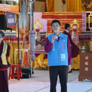 台中市市長參選人盧秀燕地張區主任及台中市議員參選人顏莉敏助理及參選人尤碧鈴助理到場致意，祝賀法會圓滿成功!