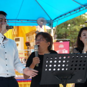 行動佛殿-樂藝供佛-美聲義演團-季祥禎&鄧皓書%張家珍 行動佛殿的祈福法會結合公益慈善演出,邀請表演團體以樂藝方式供佛,提供精采表演讓所有民眾及弱勢團體能夠近距離欣賞難得一見的藝文饗宴