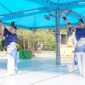 邀請表演團體以樂藝方式供佛，提供精采表演讓所有民眾及弱勢團體能夠近距離欣賞難得一見的藝文饗宴