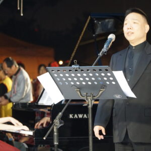 行動佛殿-樂藝供佛-江俊亮 男高音 江俊亮 男高音,東海大學中文及音樂碩士。07年擔任高雄春天藝術節全台首演舞劇《普欽奈拉》之男高音獨唱角色。