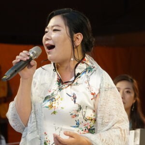 行動佛殿 樂藝供佛 拾音樂集 聲樂吳岱晏 「世界佛教正心會 行動佛殿 佛光遍照 環島祈福法會」的「鬧元宵慶祝晚會」,邀請眾多表演團體到屏東大鵬灣樂藝供佛慈善演出!同時佛菩薩加持大眾善信,共賞觀覽藝文饗宴。