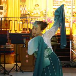 行動佛殿 樂藝供佛 劉家宏獨舞 「世界佛教正心會 行動佛殿 佛光遍照 環島祈福法會」的「鬧元宵慶祝晚會」,邀請眾多表演團體到屏東大鵬灣樂藝供佛慈善演出!同時佛菩薩加持大眾善信,共賞觀覽藝文饗宴。