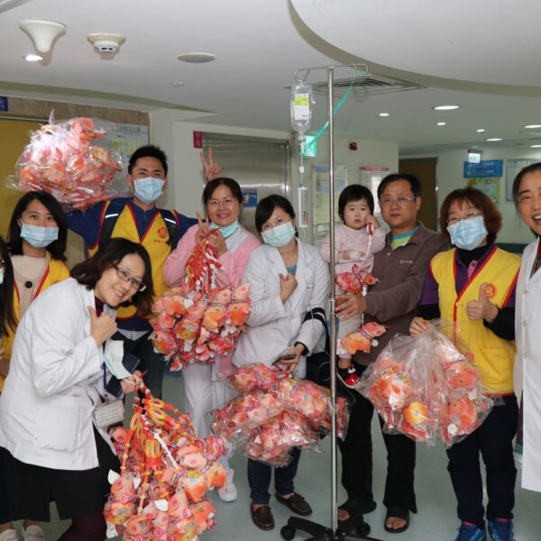 把福氣送至婦幼醫院,祝福病童早日康復 把福氣送至婦幼醫院,祝福病童早日康復