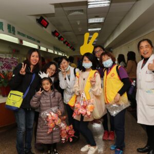 把福氣送至婦幼醫院,祝福病童早日康復 把福氣送至婦幼醫院,祝福病童早日康復