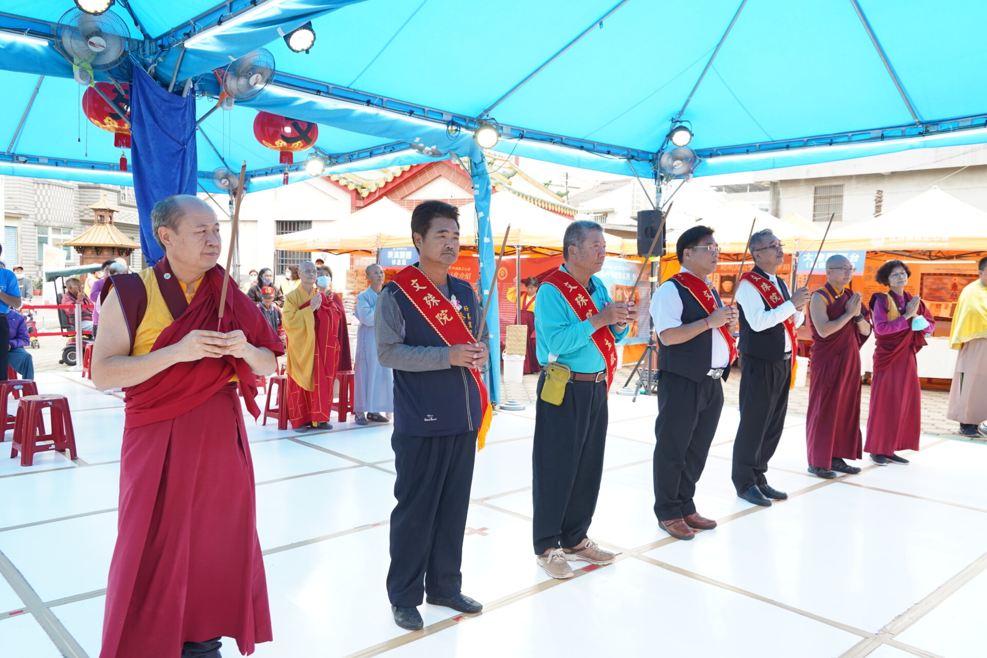 行動佛殿110站嘉義布袋魍港，貴賓上香祈福