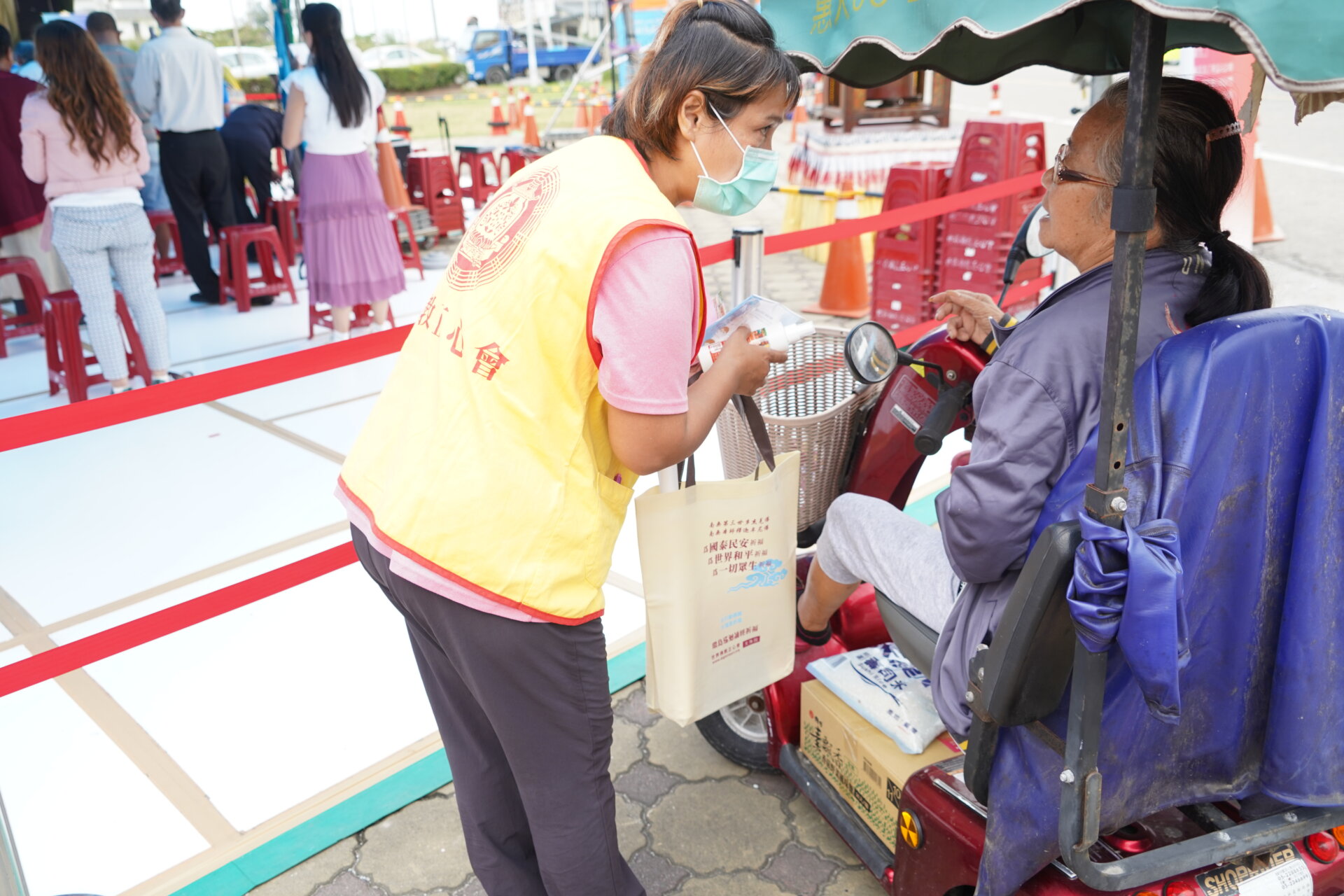 行動佛殿110站嘉義布袋魍港，本會募集十方愛心，關懷弱勢