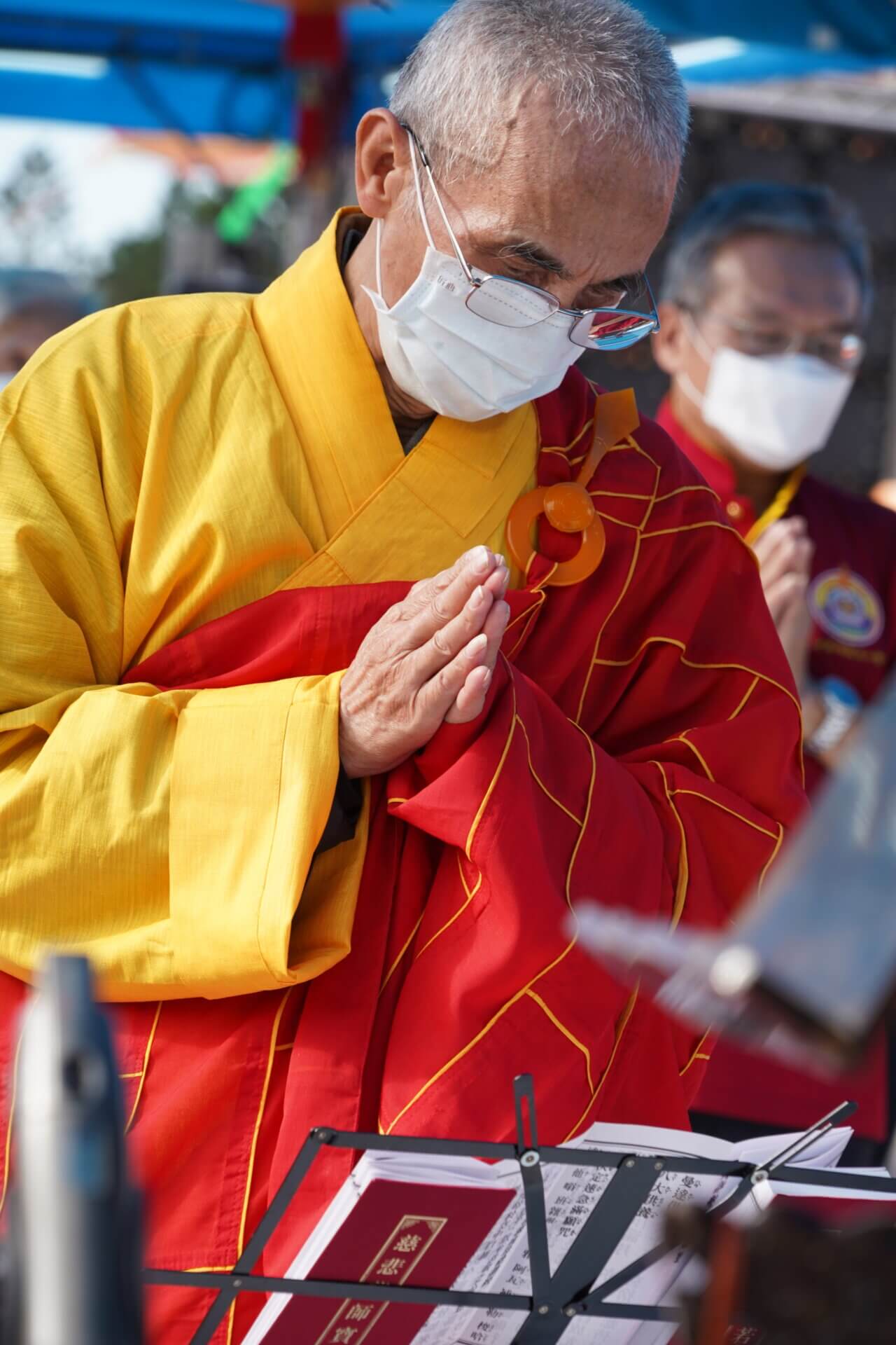 行動佛殿117站台北中正紀念堂，禮拜慈悲藥師寶懺