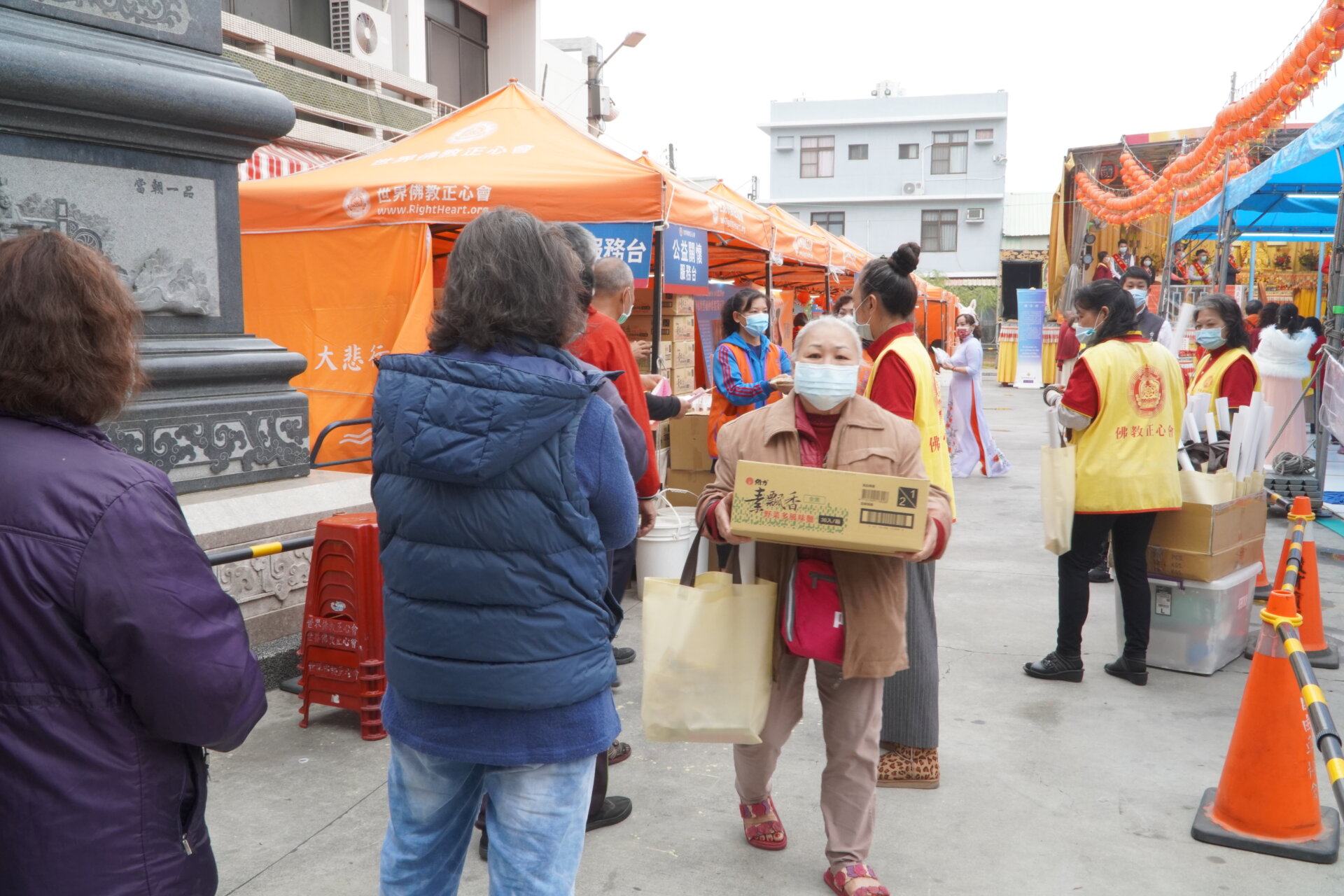 行動佛殿120站台南永康凌霄寶殿，公益關懷弱勢家庭