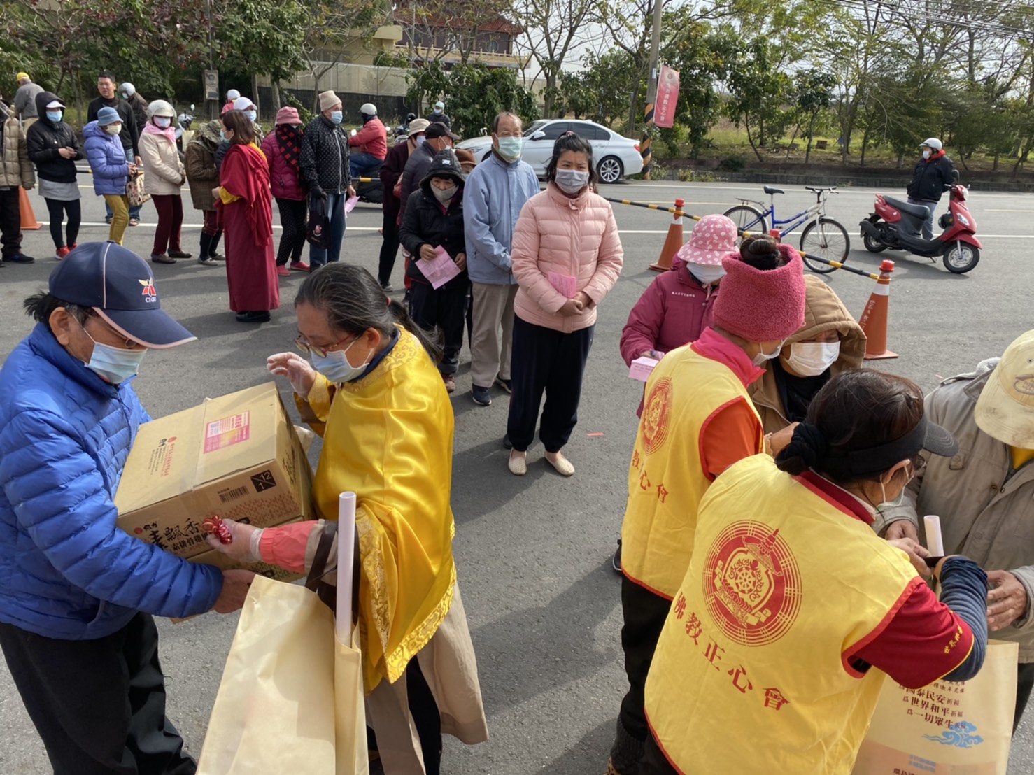 行動佛殿118站台南七股，本會募集十方愛心，關懷弱勢家庭