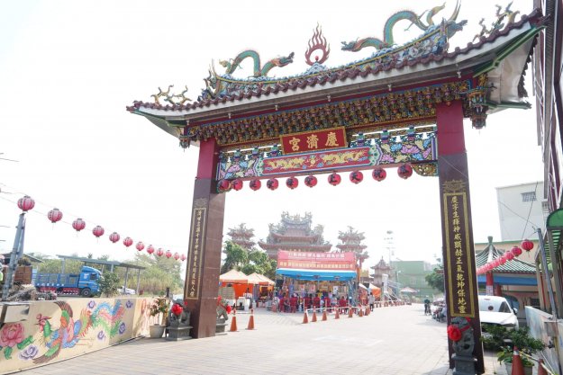 行動佛殿125站屏東里港慶濟宮前廣場，環島祈福誦經法會