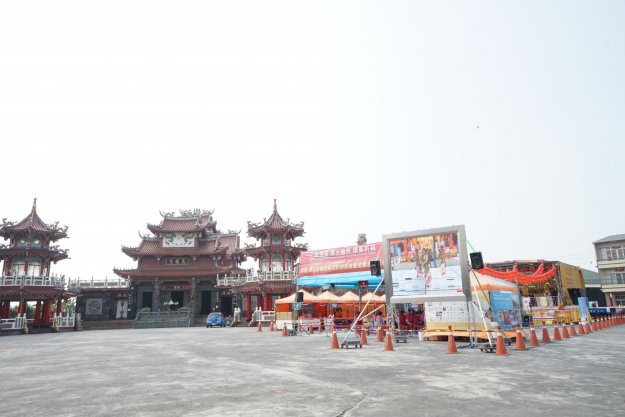 行動佛殿127站高雄阿蓮中路萬福宮，一連四天舉辦祈福法會