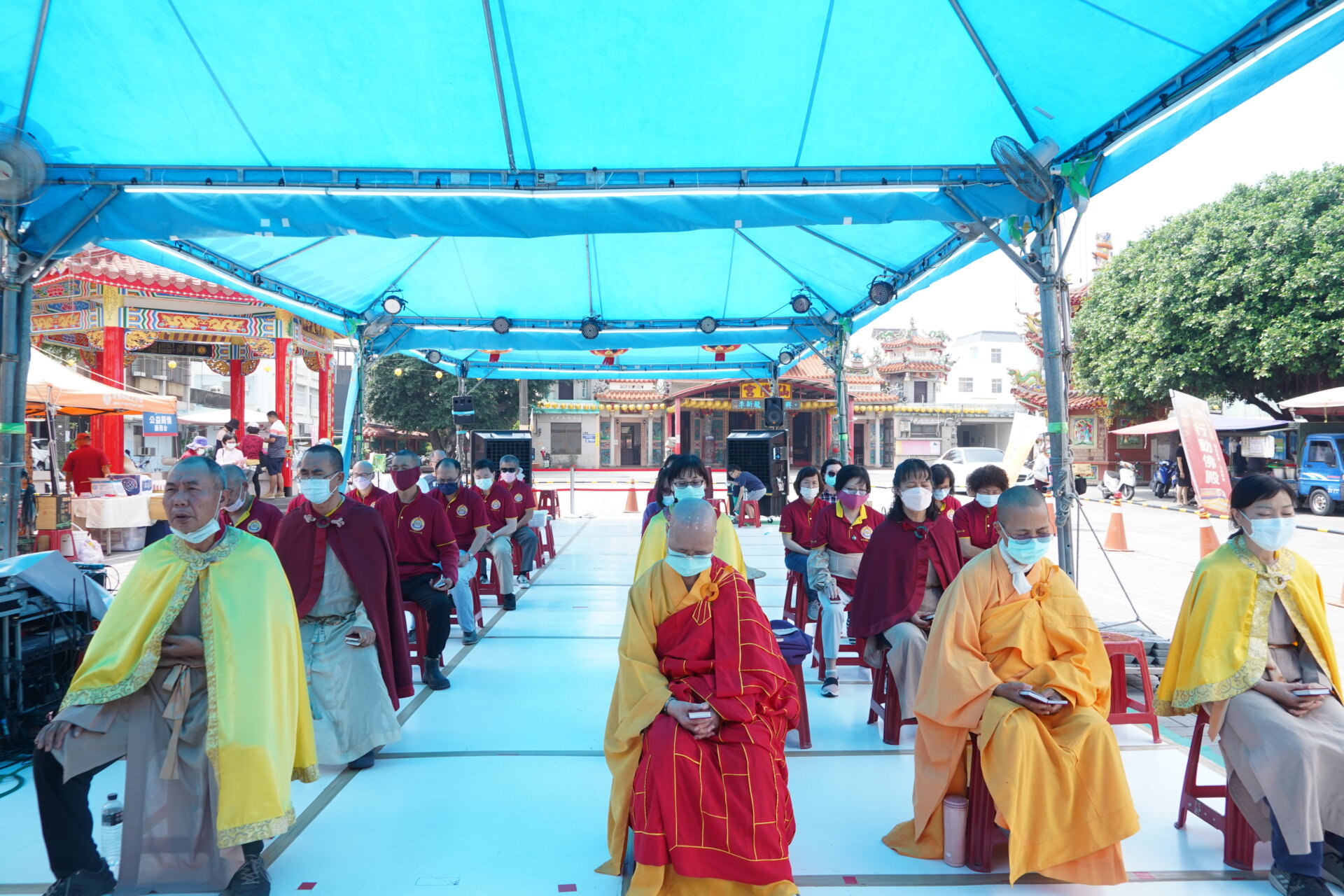 行動佛殿154站屏東新園，眾多信眾虔誠參加誦經法會
