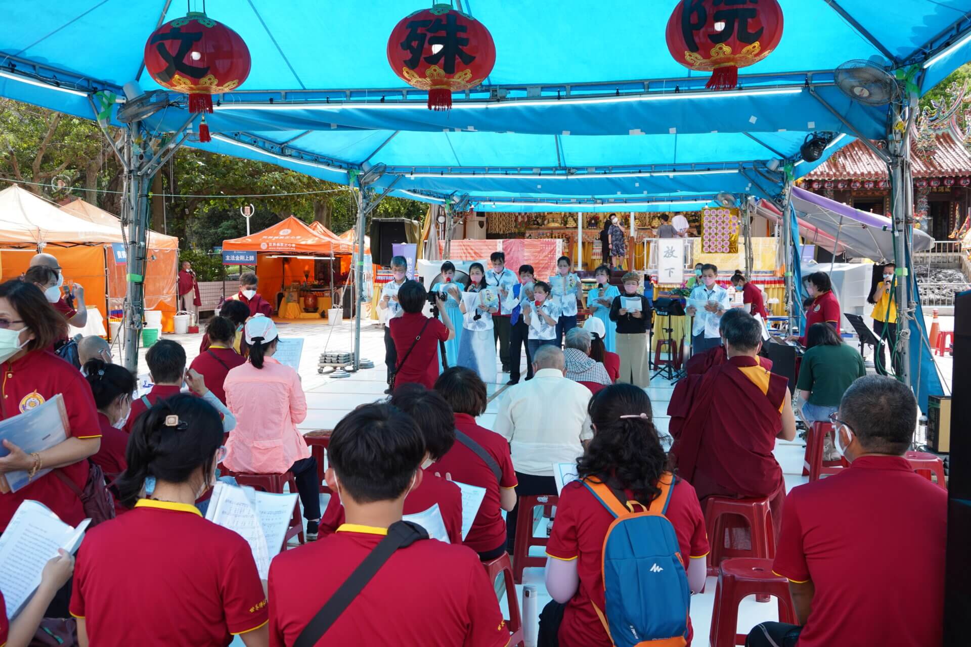 行動佛殿158站屏東滿州，表演團體樂藝供佛祝母親節快樂