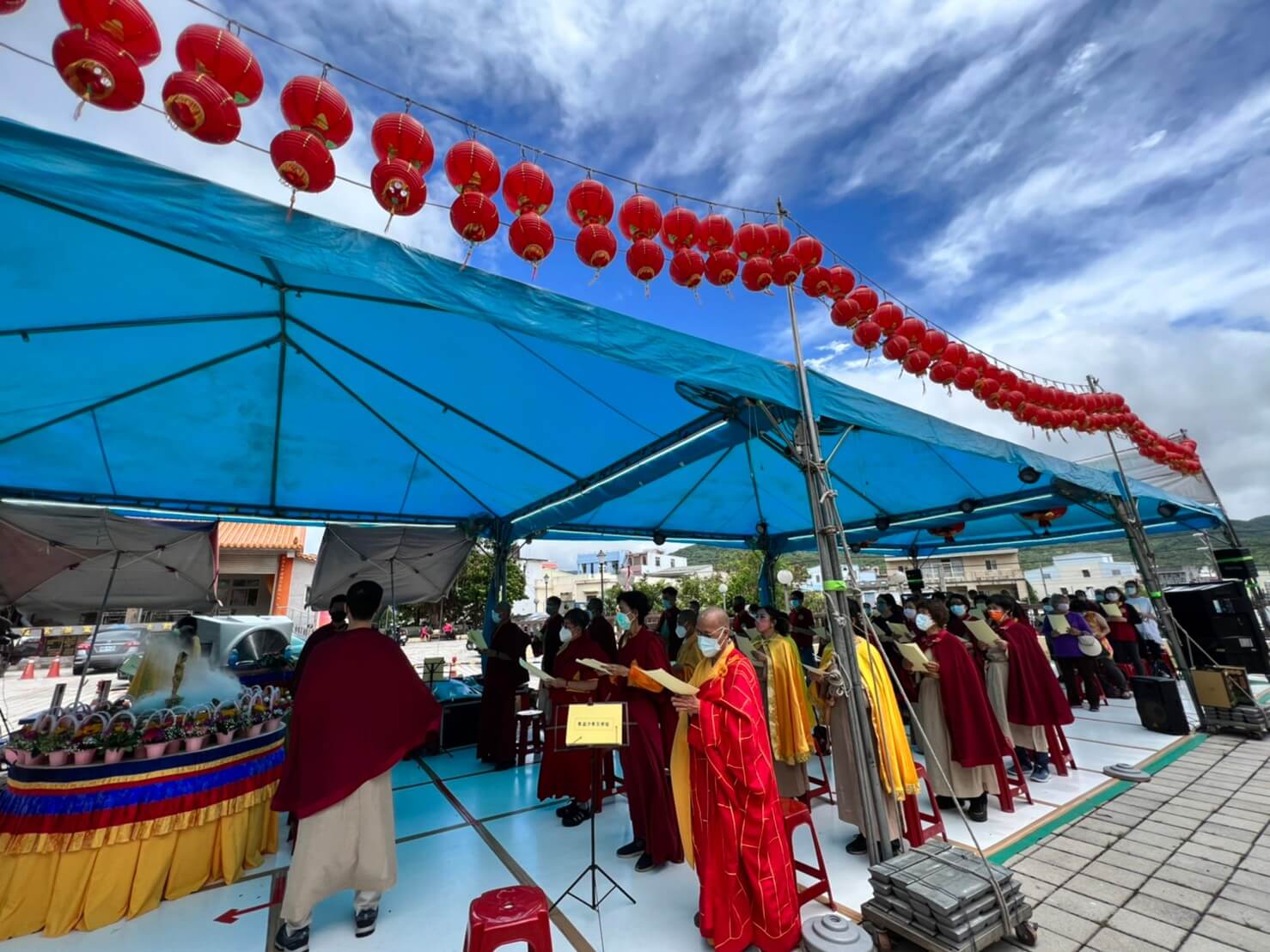 行動佛殿158站屏東滿州，眾多信眾參加法會