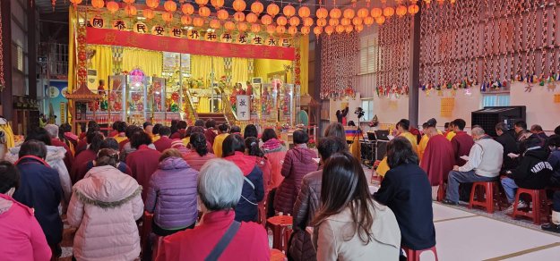 世界佛教正心會啟建恭祝阿彌陀佛佛誕法會,大眾虔誠誦經 世界佛教正心會啟建恭祝阿彌陀佛佛誕法會,大眾虔誠誦經