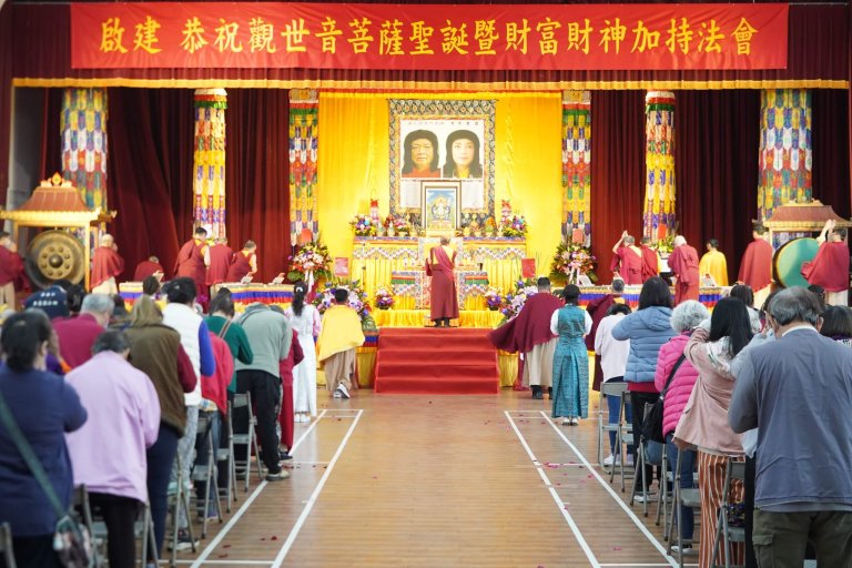 世界佛教正心會於3月23日假嘉義高中舉辦觀音法會，來自全台各地信眾虔誠誦經