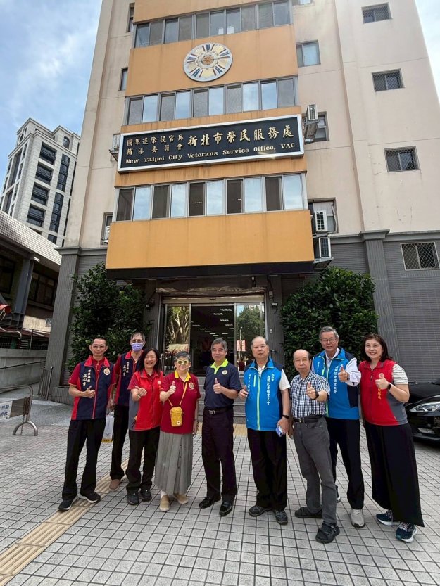 感謝新北記者職業工會攜手世界佛教正心會.捐善款助新北榮民學子