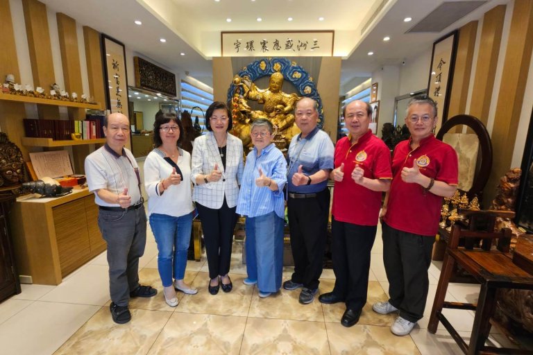 世界佛教正心會邀請新北市社會局李美珍局長、許秀能副局長、新北市記者工會黃村杉理事長、葉仁富副理事長參訪文殊院及財神會館