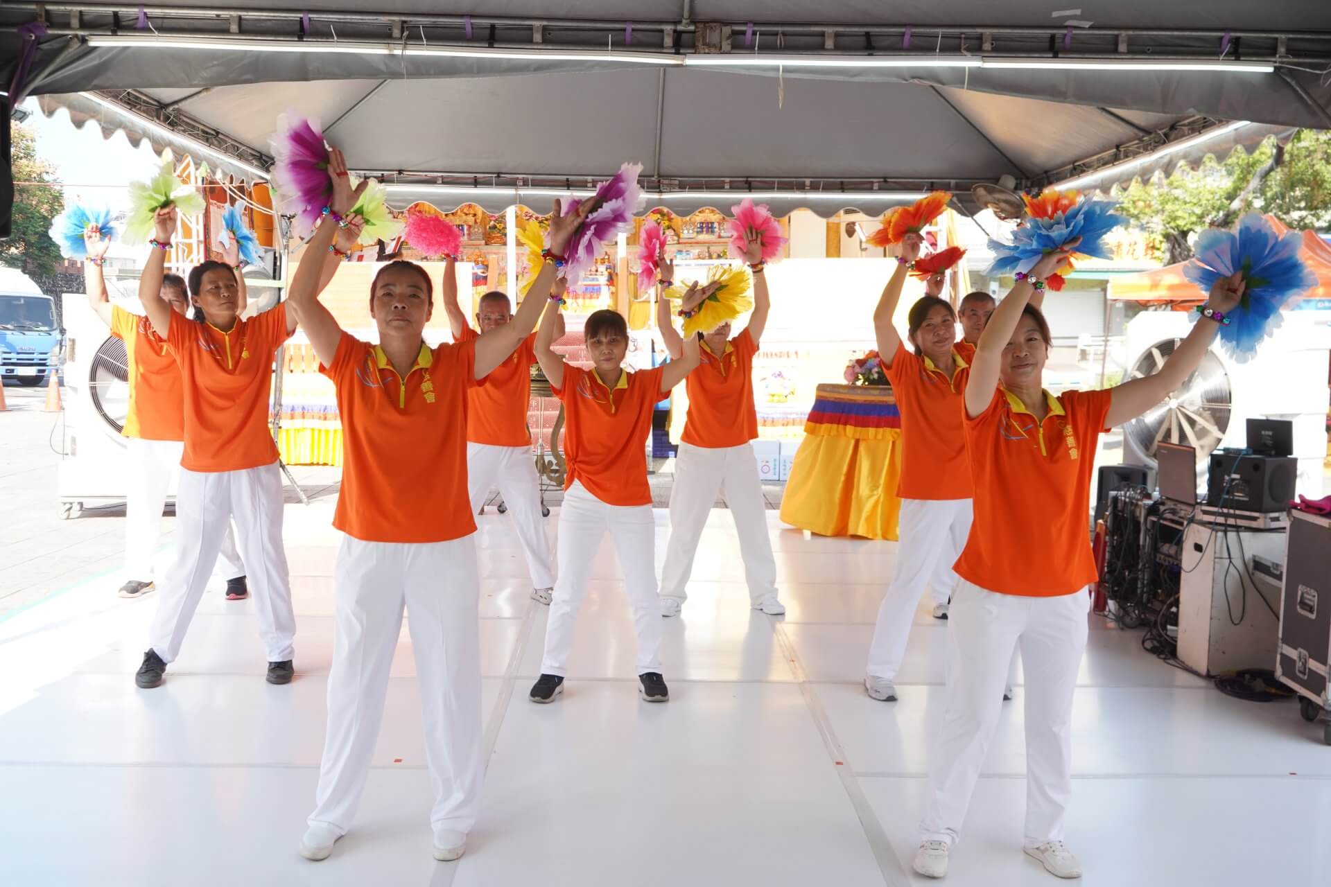 世界佛教正心會於高雄舉辦觀音法會，高雄仙女慈善會樂藝供佛