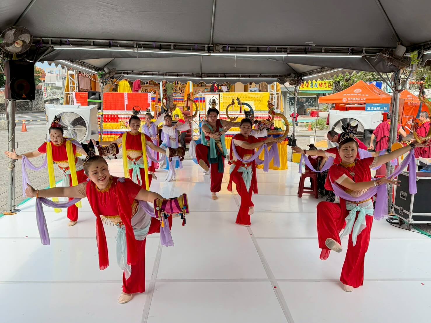 世界佛教正心會於高雄舉辦觀音法會，那瑪思提舞悅集樂藝供佛