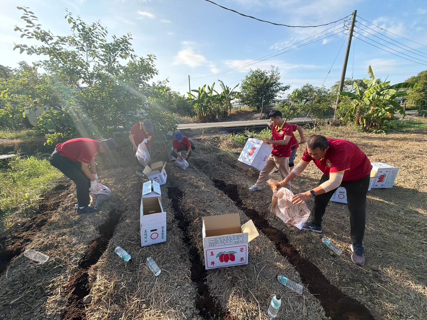 世界佛教正心會於高雄舉辦觀音法會，法會圓滿後放生地龍數十萬尾