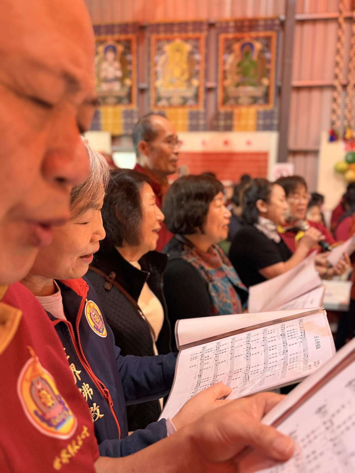 世界佛教正心會12月13日舉辦慶祝活動，下午的慶祝活動弟子們恭誦迴向偈