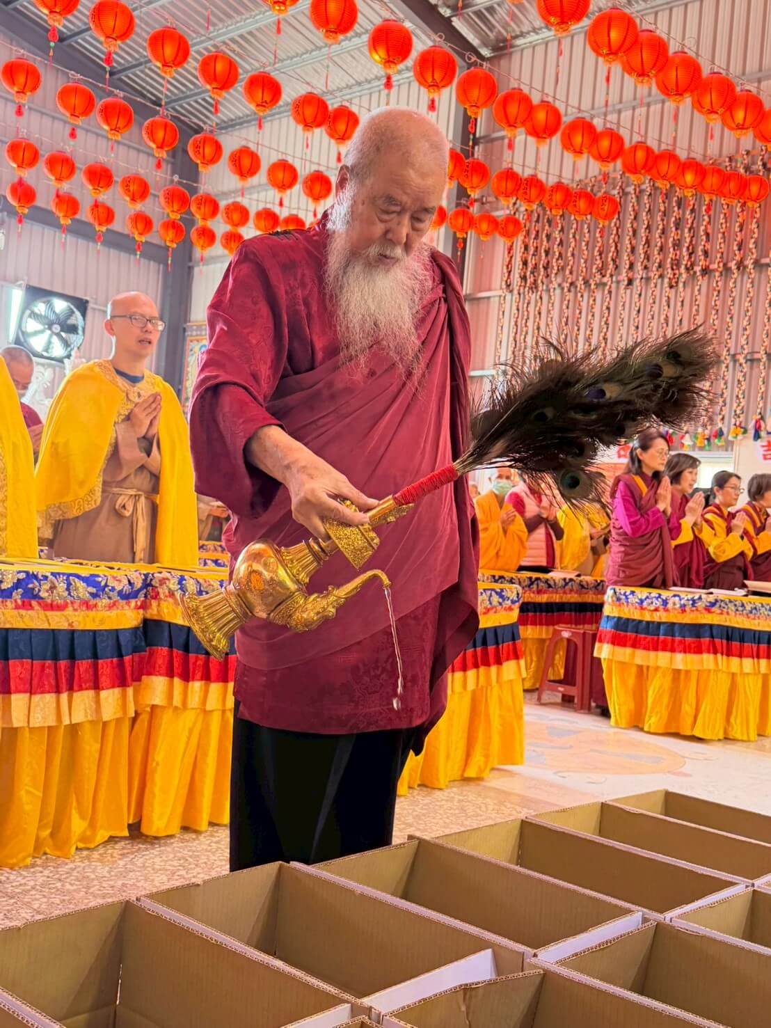 世界佛教正心會慶祝南無第三世多杰羌佛日舉辦法會,本會指導金剛上師恆性嘉措仁波且法水加持放生地龍