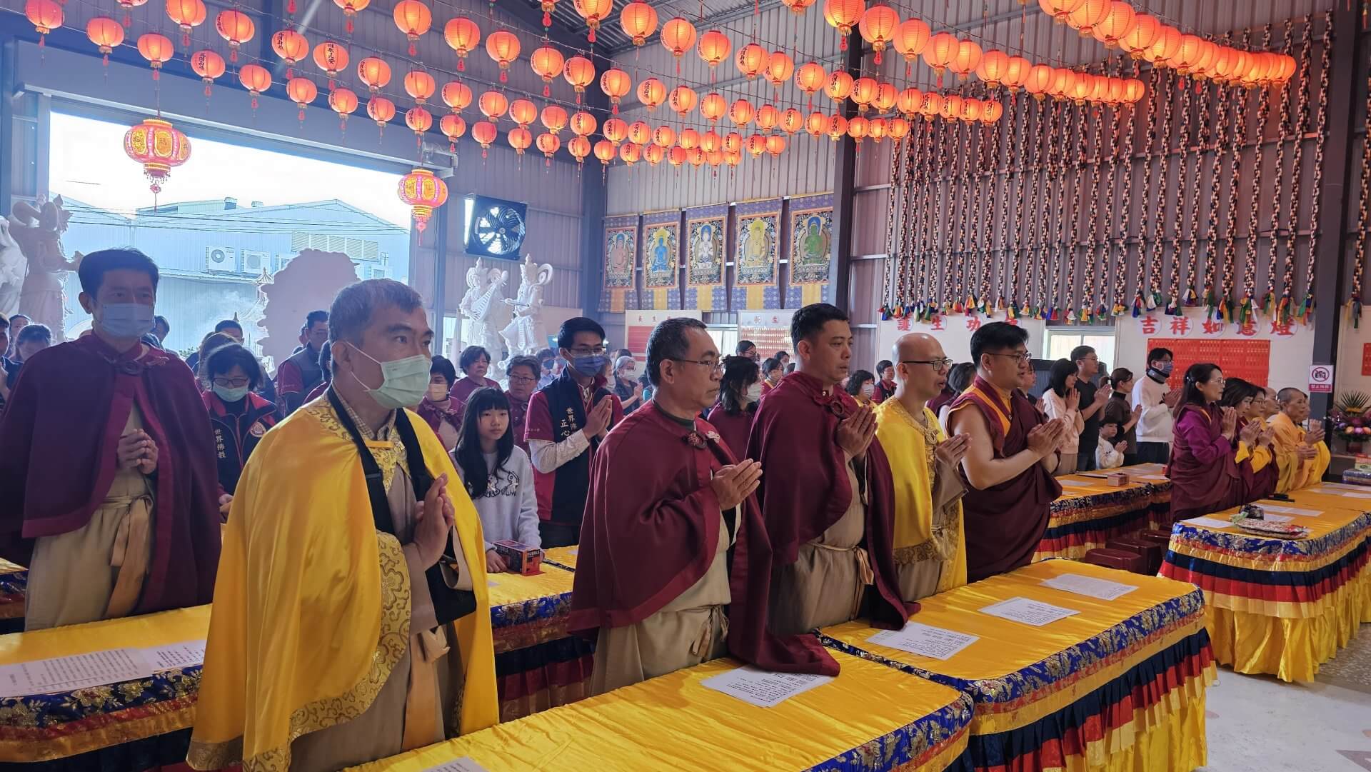 世界佛教正心會2026年新春祈福法會，信眾誠心誦經祈福