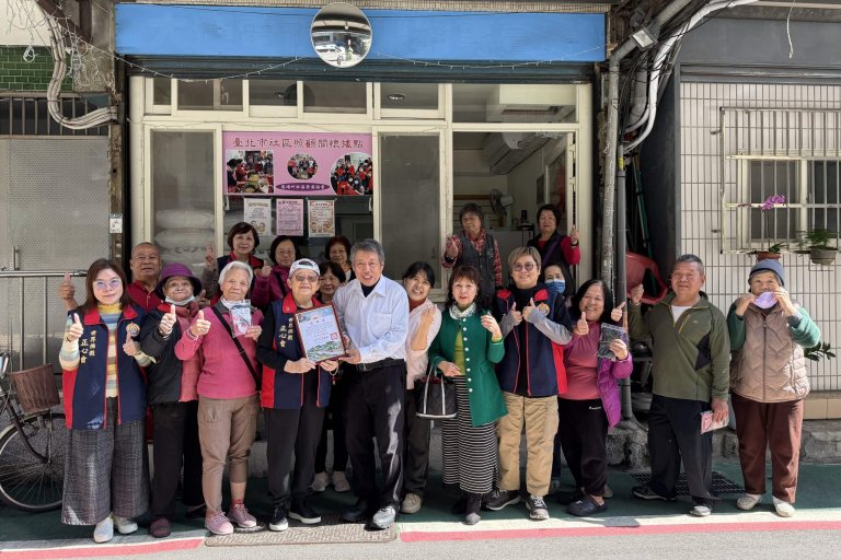 立春送暖佛教正心會公益關懷萬華區騰雲里老人致贈加菜金及物資