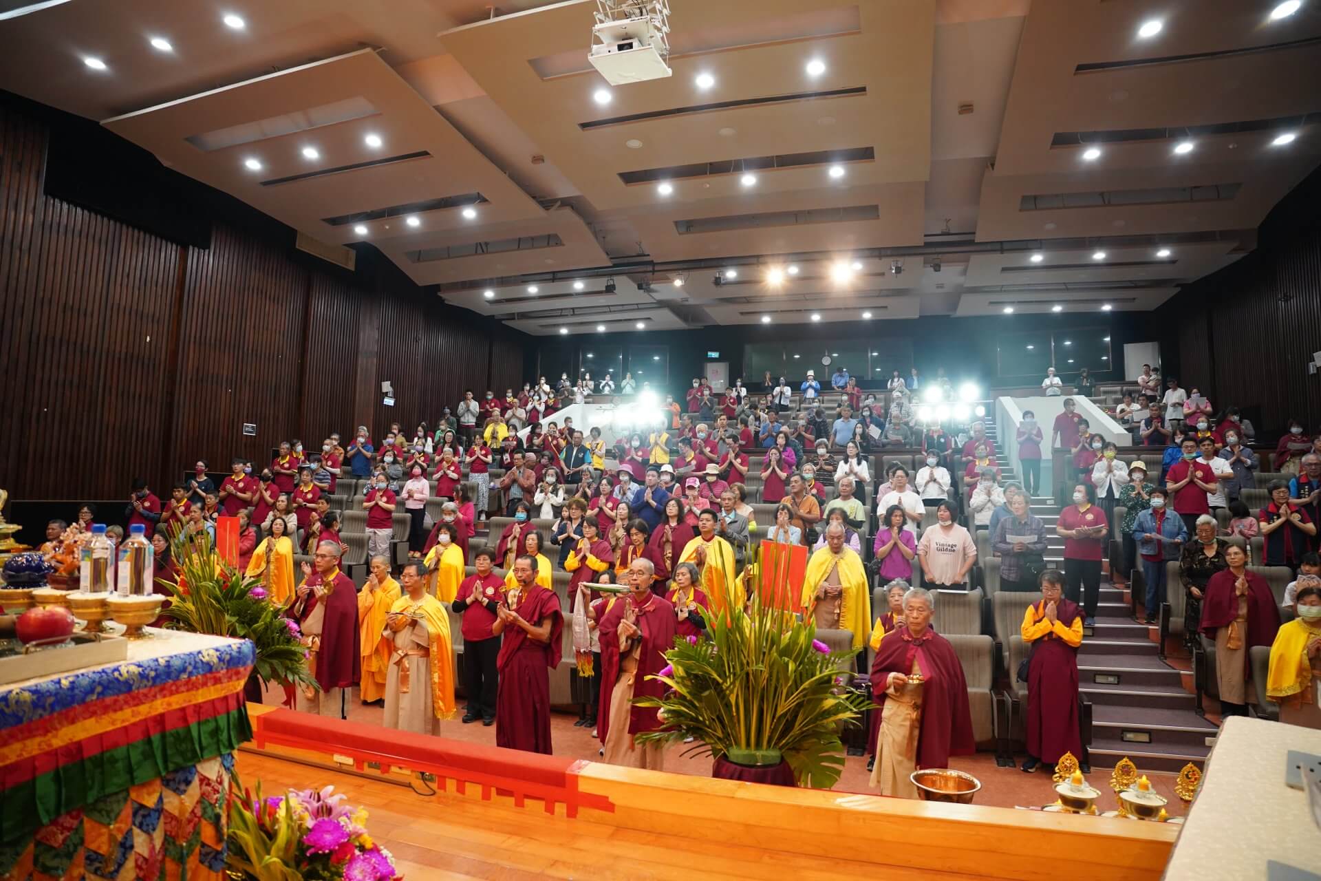 世界佛教正心會於嘉義大學舉辦法會，來自各地信眾虔誠誦經祈福