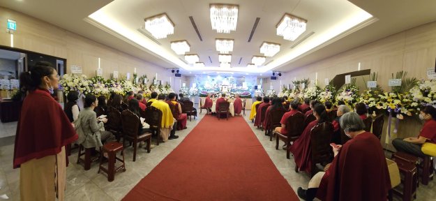 告別式當天感謝所有正心會師兄師姐誦經念佛為同修送行