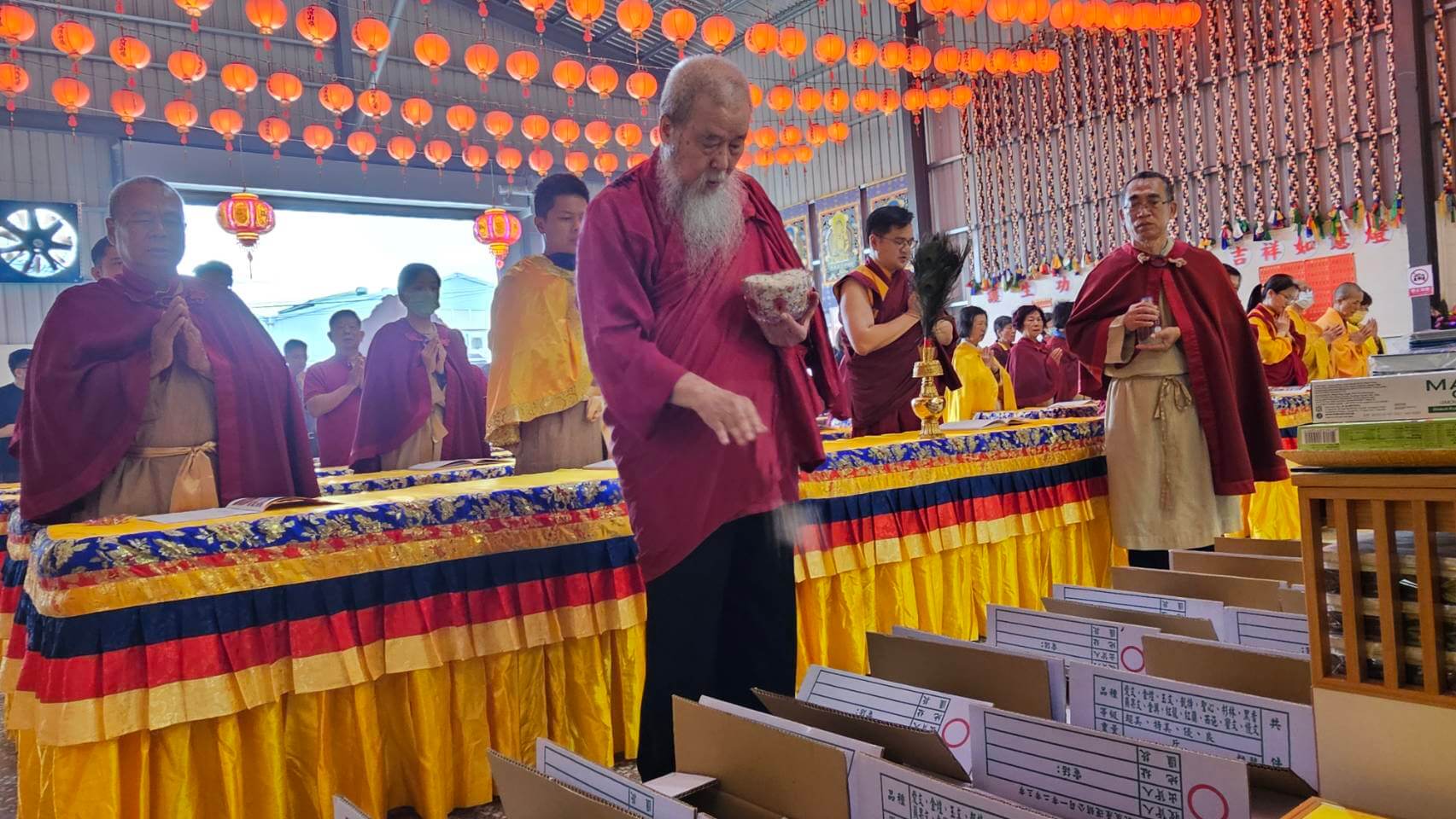 世界佛教正心會舉辦一年一度清明法會，本會指導金剛上師恆性嘉措仁波切法水加持放生地龍